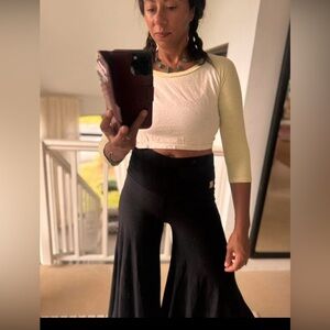 Hemp Jungmaven Crop Raglan Top in Cream and Pale Yellow